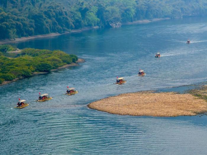 广西阳朔：春日漓江画中游