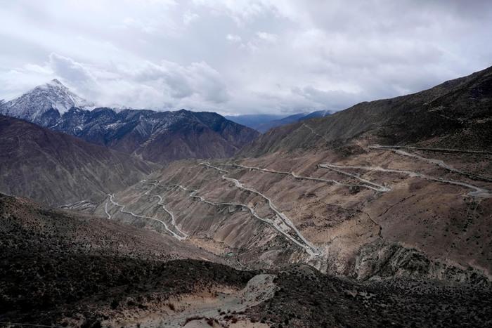 探访川藏线“天路72拐”