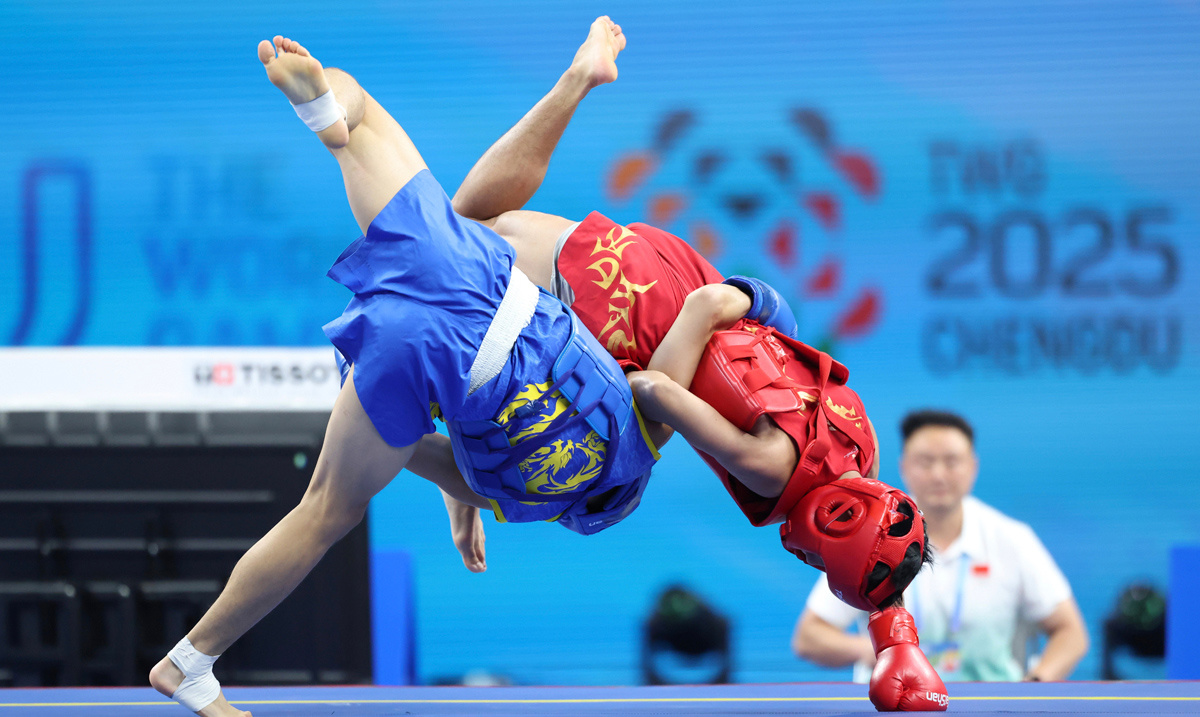 中国选手唐思硕夺得武术散打男子56公斤级冠军