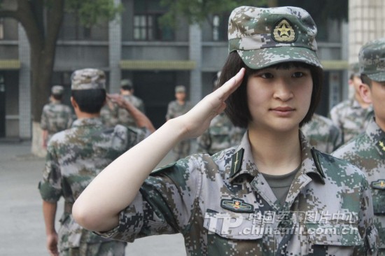 ��ž��б������90��Ů��Ϊʿ����ͨ˼�빤��