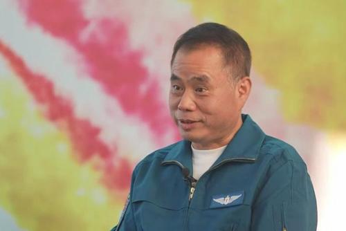 歼-15首飞前夜，他们为何要请试飞员吃饭？