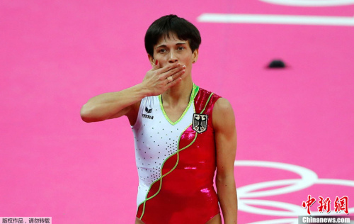 Ӣ��ҡ�����質��Ӣ�ۣ�����ȼ�յİ��������Լ���5��